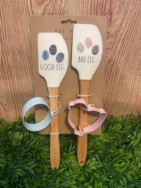 Rae Dunn Spatula and Cutter Set